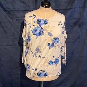 Pink blush maternity floral tunic.